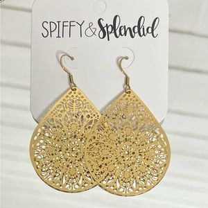 🌟 Spiffy & Splendid Earrings
